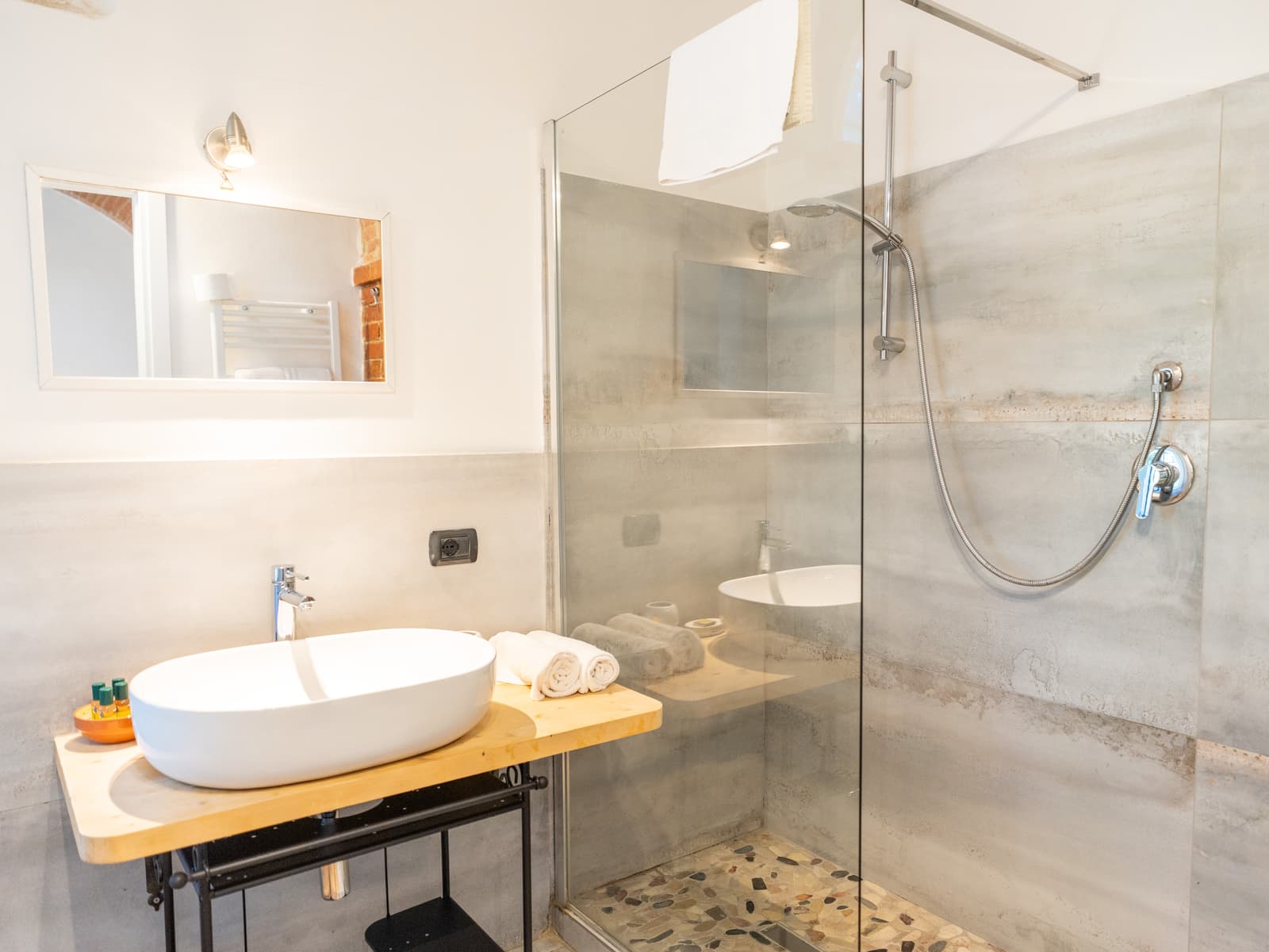 Room with brick vaults — the bathroom — L'Albero di Gamelì